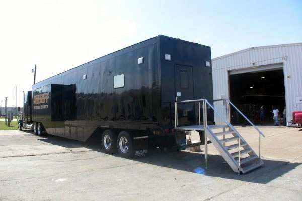 341-command-center-trailer-b